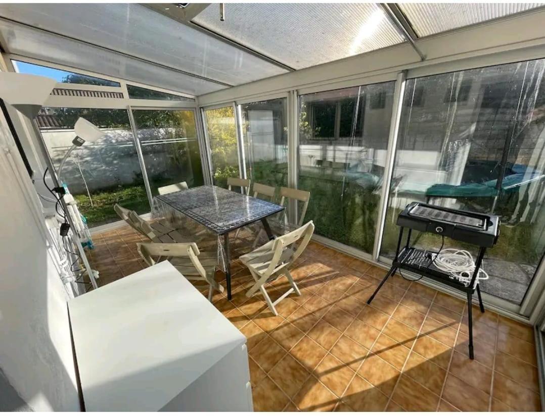 -Comme à la Maison- Jardin, Véranda, Idéal familles et Business Niort Exterior foto
